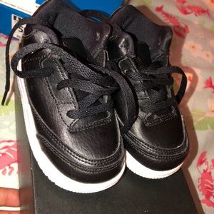 Black Jordan 3 retro